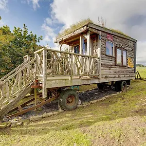  Holiday home 2x Double Bed - Glamping Wagon Dalby Forest United Kingdom