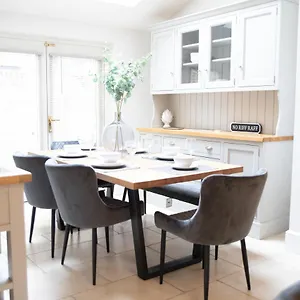  Holiday home 35 Grosvenor Terrace - 3 Bed Sleeps 6, 5 Min Walk From Centre United Kingdom
