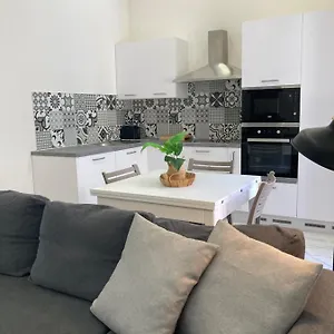 Charming Central Townhouse In By Assetflow Pro Appartamento